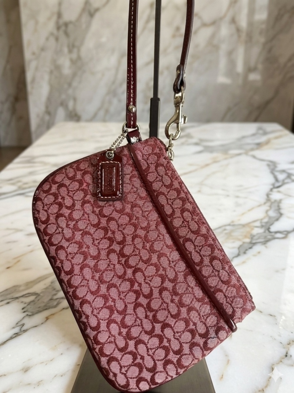 PRISTINE Y2K Coach Vintage Signature C Jacquard Wristlet – Pink & Burgundy